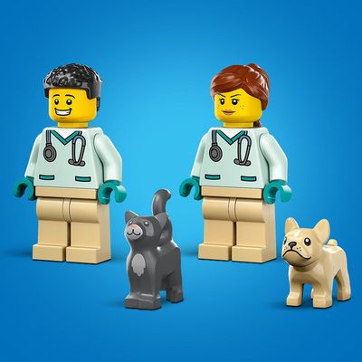 Магазин взуття Конструктор LEGO City Фургон ветеринарної швидкої допомоги 60382
